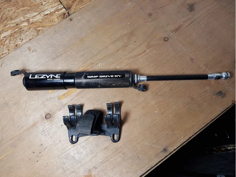 Lezyne road drive bike pump ex-hire-3
