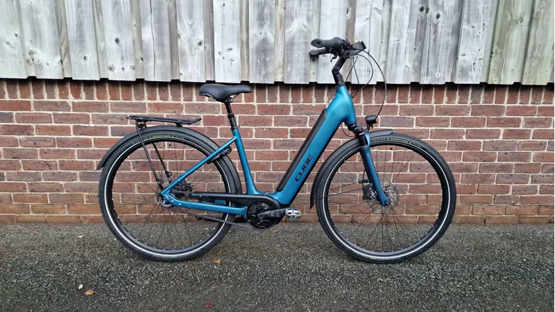 Ex-Hire Cube Supreme Hybrid Exc 625 Easy Entry Electric Bike - Blue/Black 