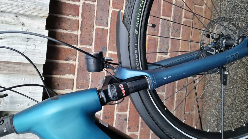 Ex-Hire Cube Supreme Hybrid Exc 625 Easy Entry Electric Bike - Blue/Black -2