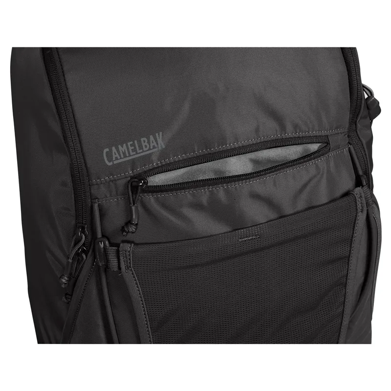 2020 Camelbak Palisade 32l Hydration Pack w/3l Reservoir in Charcoal-3