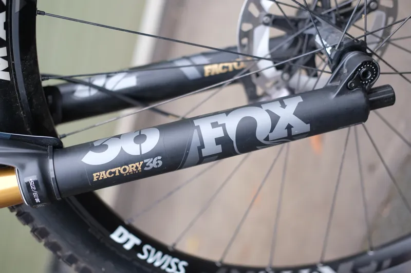 Niner RIP 9 RDO 29 Shimano XT 4-Star Full-Suspension Mountain Bike - Santa Fe Sand-7