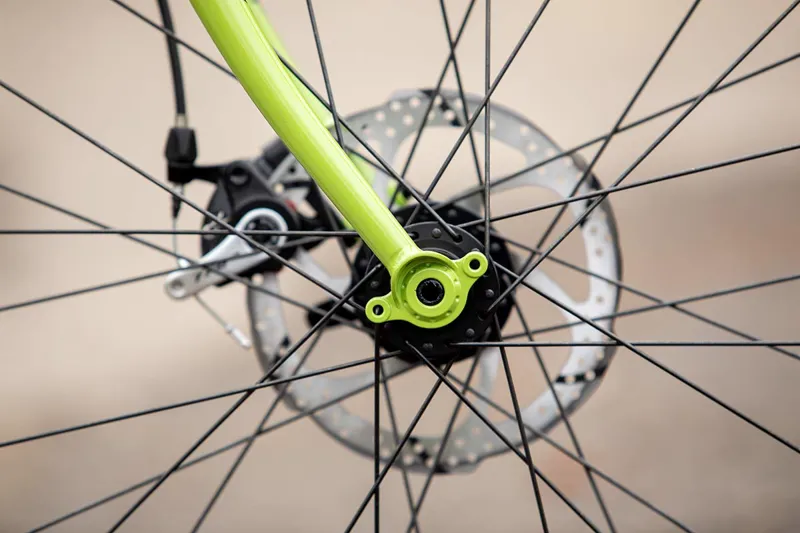 Surly Disc Trucker 26 Inch / 700c Touring Bike - Pea Lime Soup-5