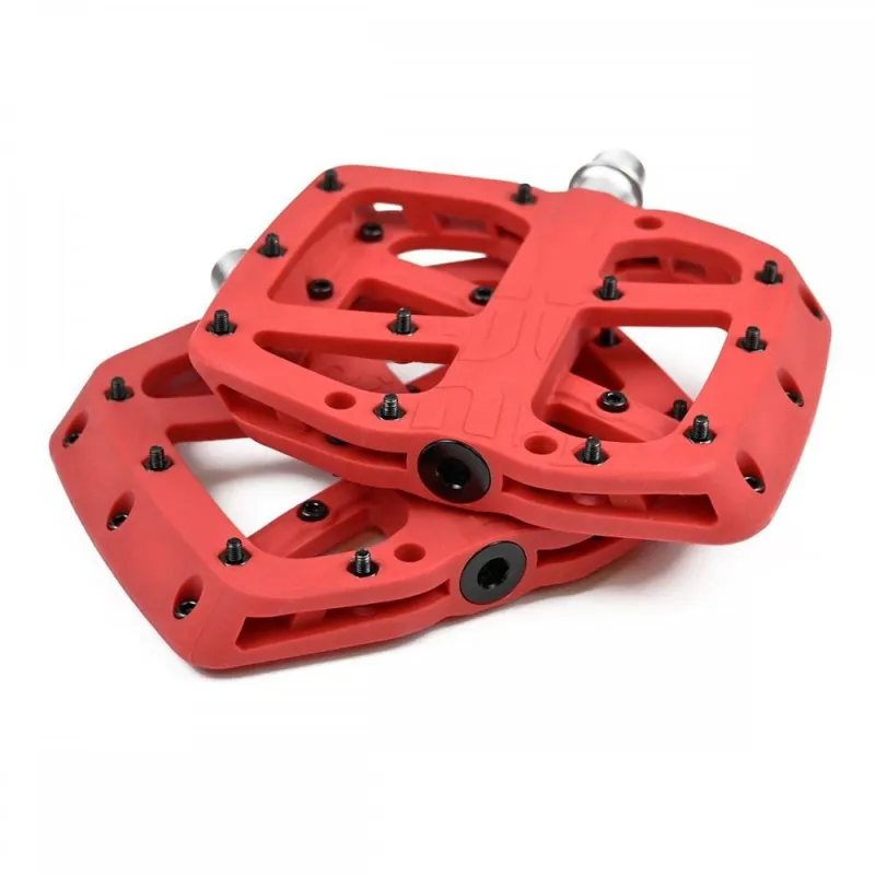 E-Thirteen Base Flat Pedals 9/16 Inch - Red