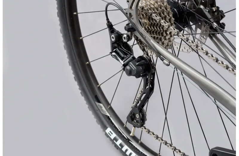 2023 Genesis Croix De Fer 20 Steel Flat Bar Gravel Bike - Silver-6