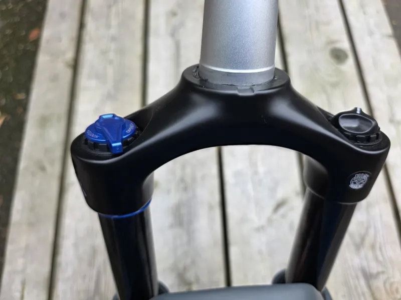 SR Suntour NX1-32 LO Air Fork - 29Inch - Tapered - Boost 15x110mm - 100mm Travel-1