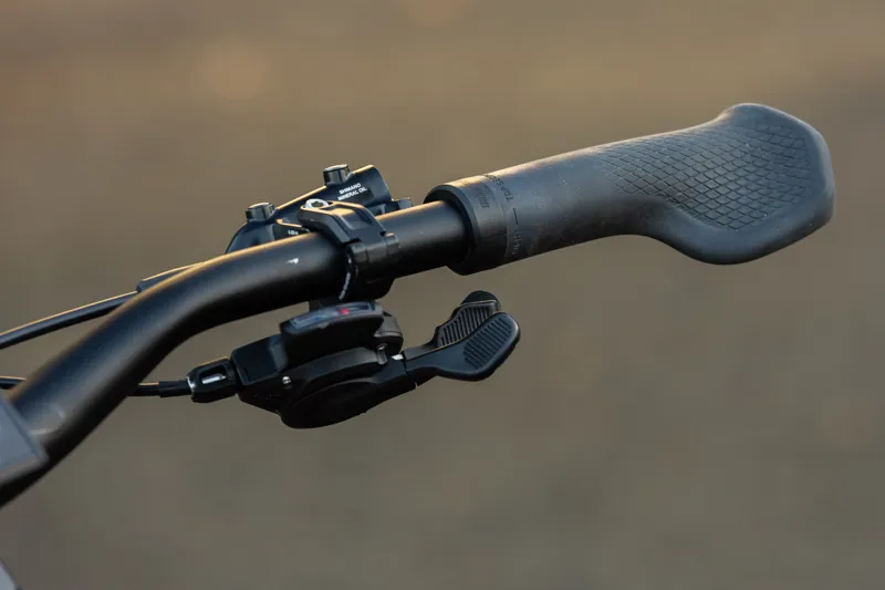 Ex-Hire Cube Kathmandu Hybrid EXC 750 Trekking eBike - Red/Black-7