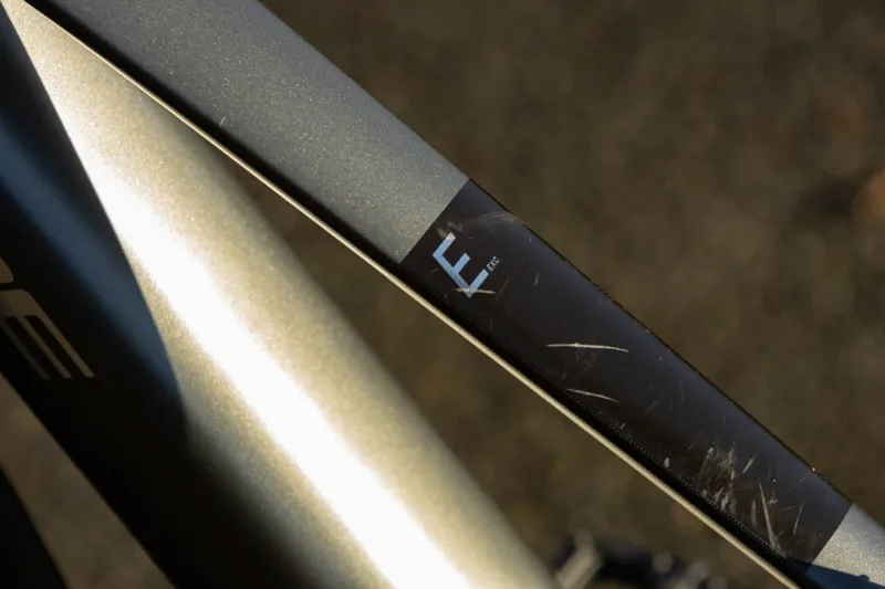 Ex-Hire Cube Touring Hybrid EXC 625 Trapeze Electric Leisure Bike - Grey/Metal-9