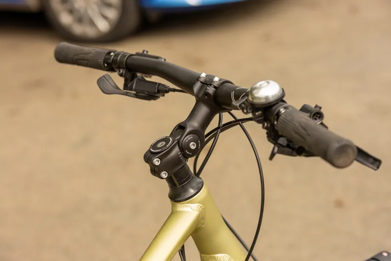 Ex-Hire Merida Crossway 300 Leisure Bike 700c - Large - Champagne/Blue-3