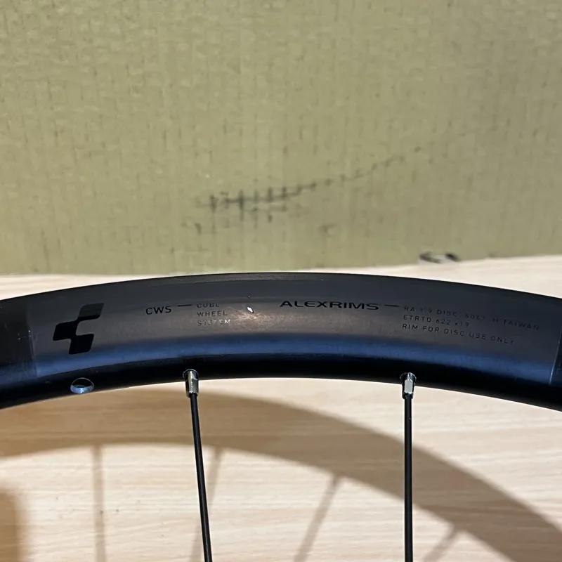 OEM Cube 700c Rear Wheel - 142x12 CL Disc 28H - HG / RA 1.9 30mm Rim-2