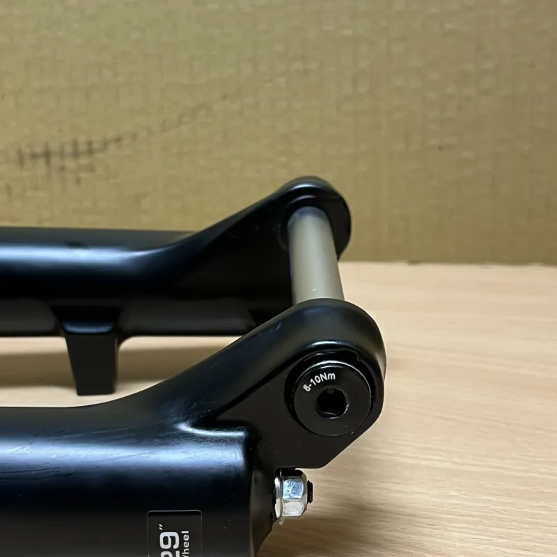 SR Suntour XCM34 Boost Coil Suspension Fork - 29/ 120mm Travel /15x110 Thru-Axle-4