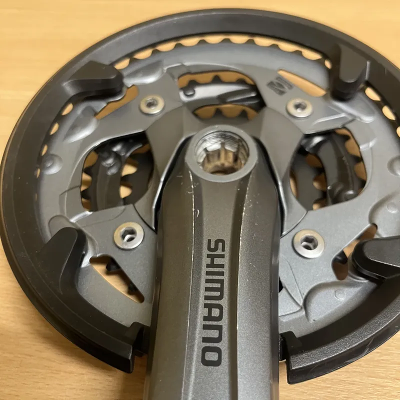 Shimano Alivio FC-M4000 Octalink Chainset 40/30/22T 170mm Silver with Chainguard-3