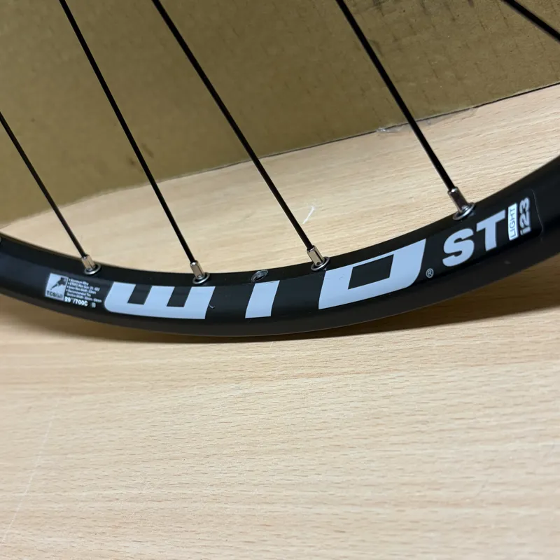 700c Gravel Wheelset - 12x100/142 Thru Axle CL Disc - WTB ST i23 - HG - Tubeless-5