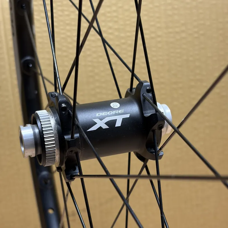 Shimano Deore XT 26 Inch MTB Front Wheel 15x100 Thru Axle CL Disc 24H-3