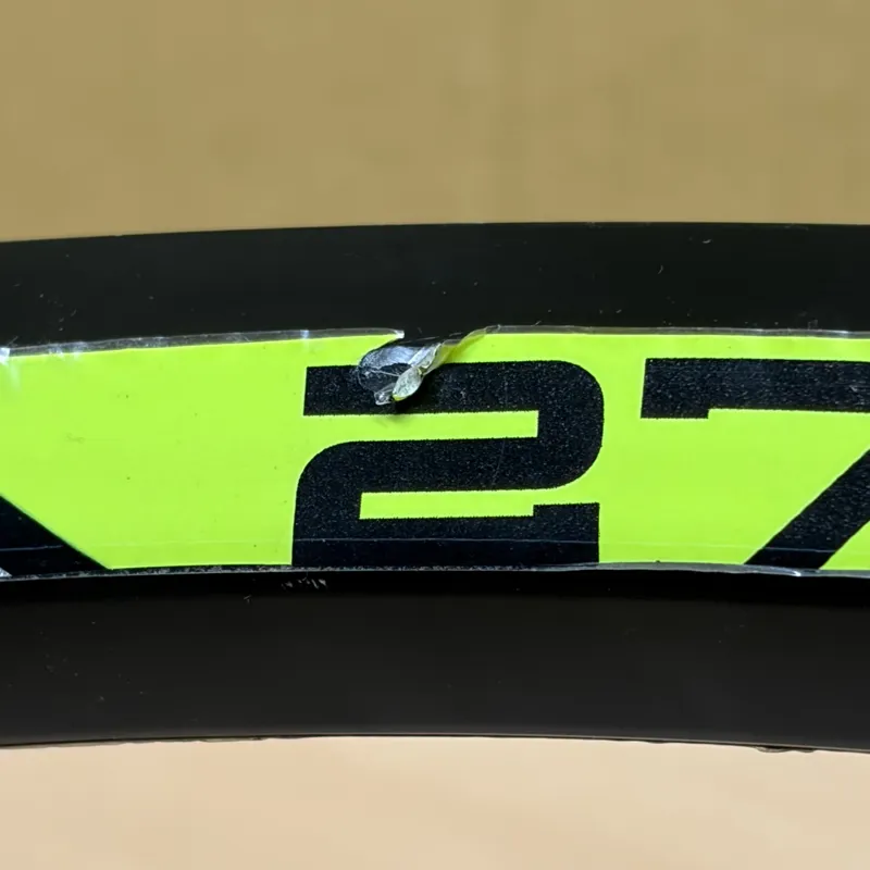 Saracen 27.5 Inch MTB Front Wheel - QR Centre Lock Disc 32H Shimano RM35 Hub-4