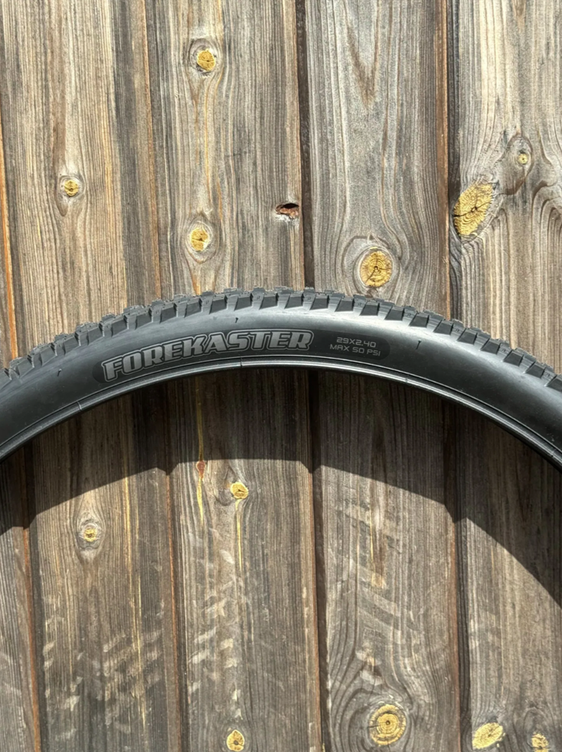 OEM Maxxis Forekaster 27.5/29 Inch Wire Bead MTB Tyres-1