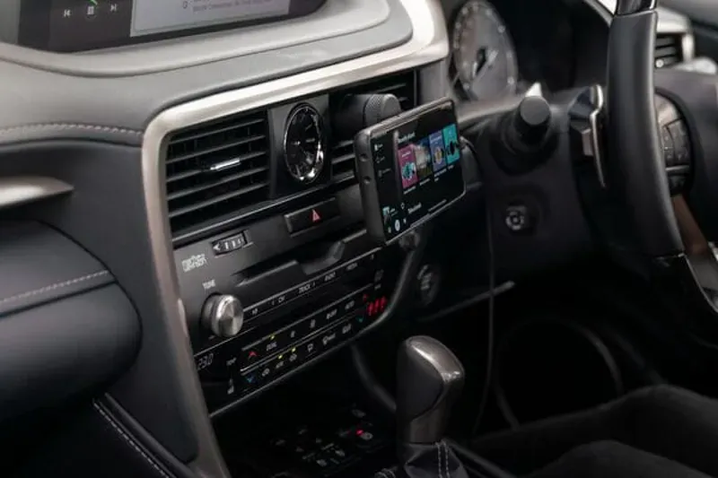 Quad Lock Car Vent Mount in Black-1